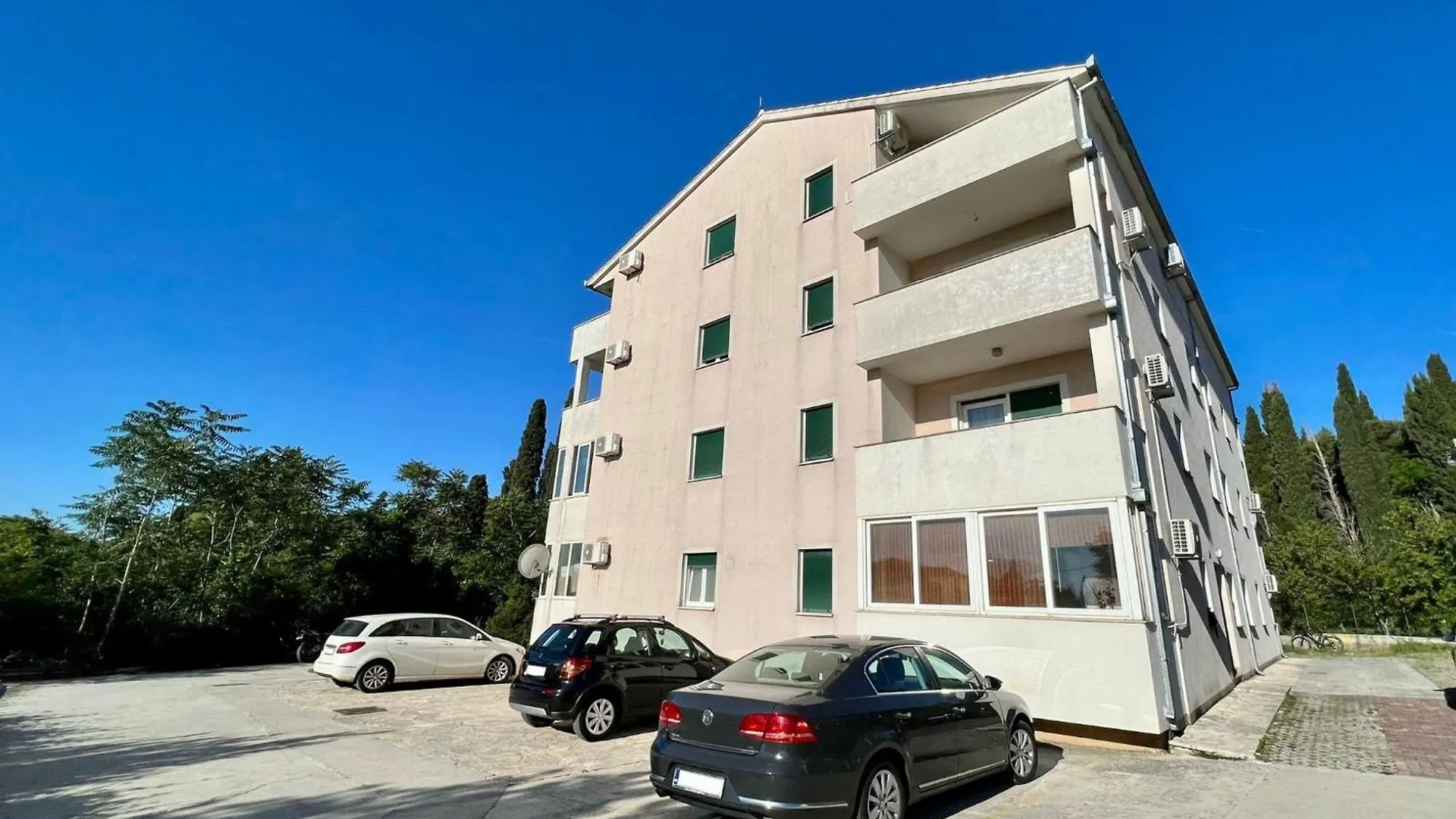 Bright And Cozy Apartment With Balcony In Kastel Luksic Kaštela