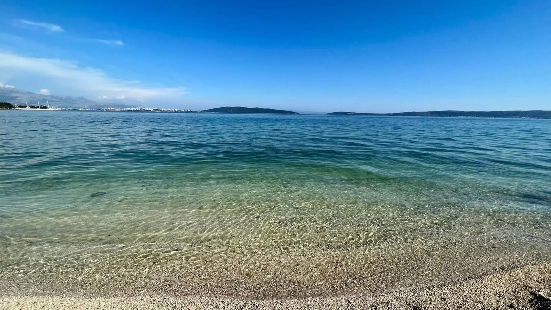 Bright And Cozy Apartment With Balcony In Kastel Luksic Kastela 0*,